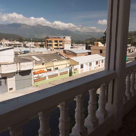 La Posada Del Quinde Отавало Екстериор снимка