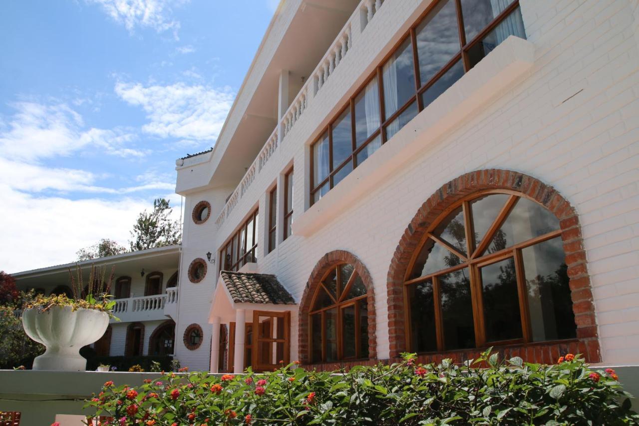 La Posada Del Quinde Отавало Екстериор снимка
